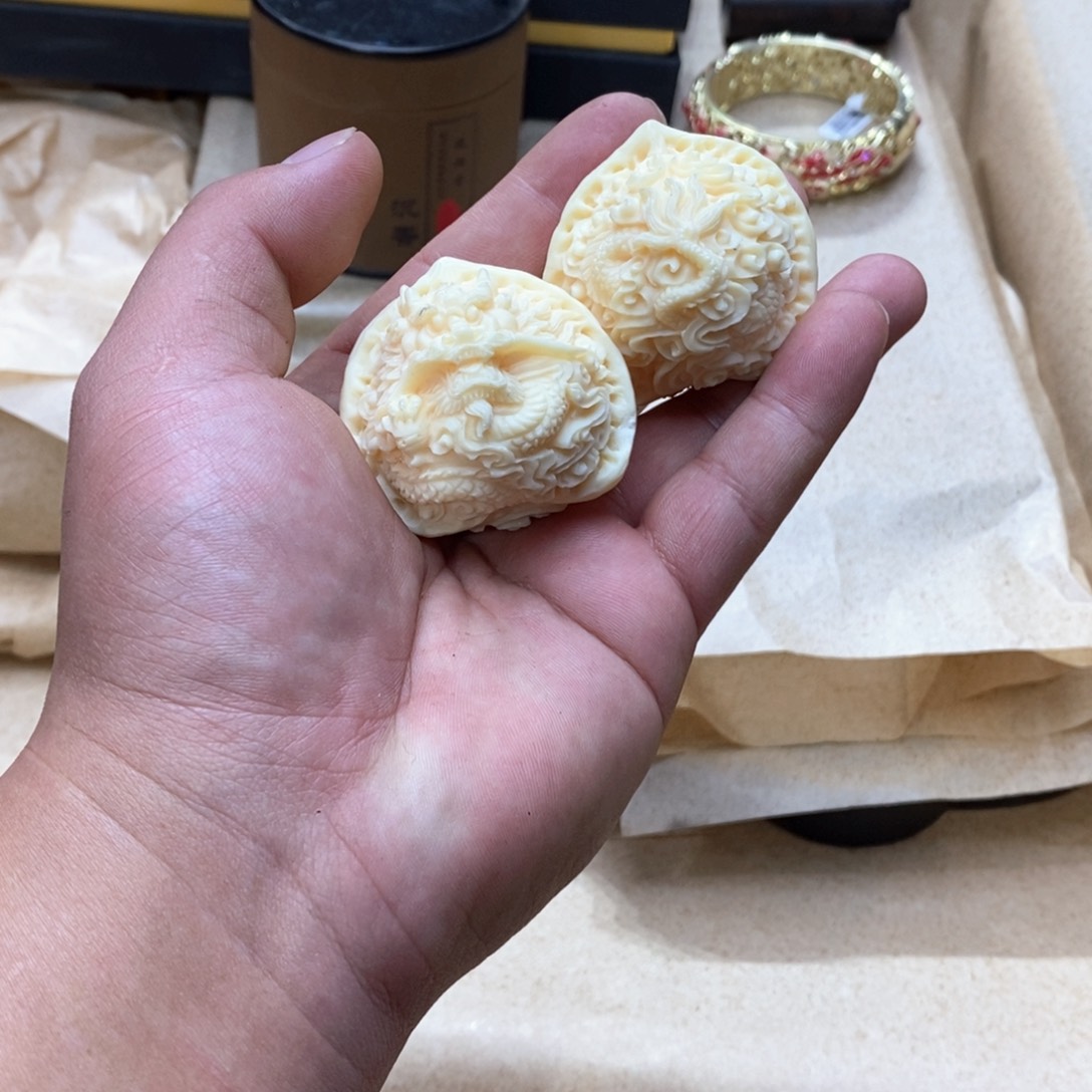 大叶紫檀（黑酸枝木类）