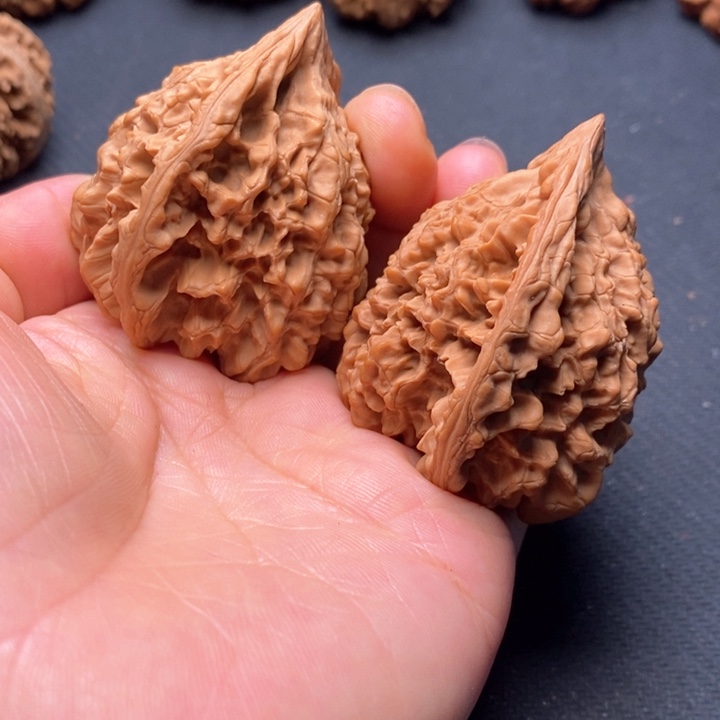秦岭野生文玩核桃