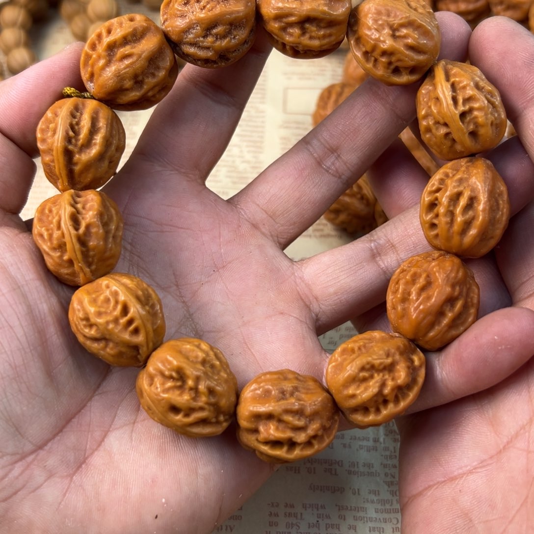 只买单纯的吊坠，没带链子，属的性质。
