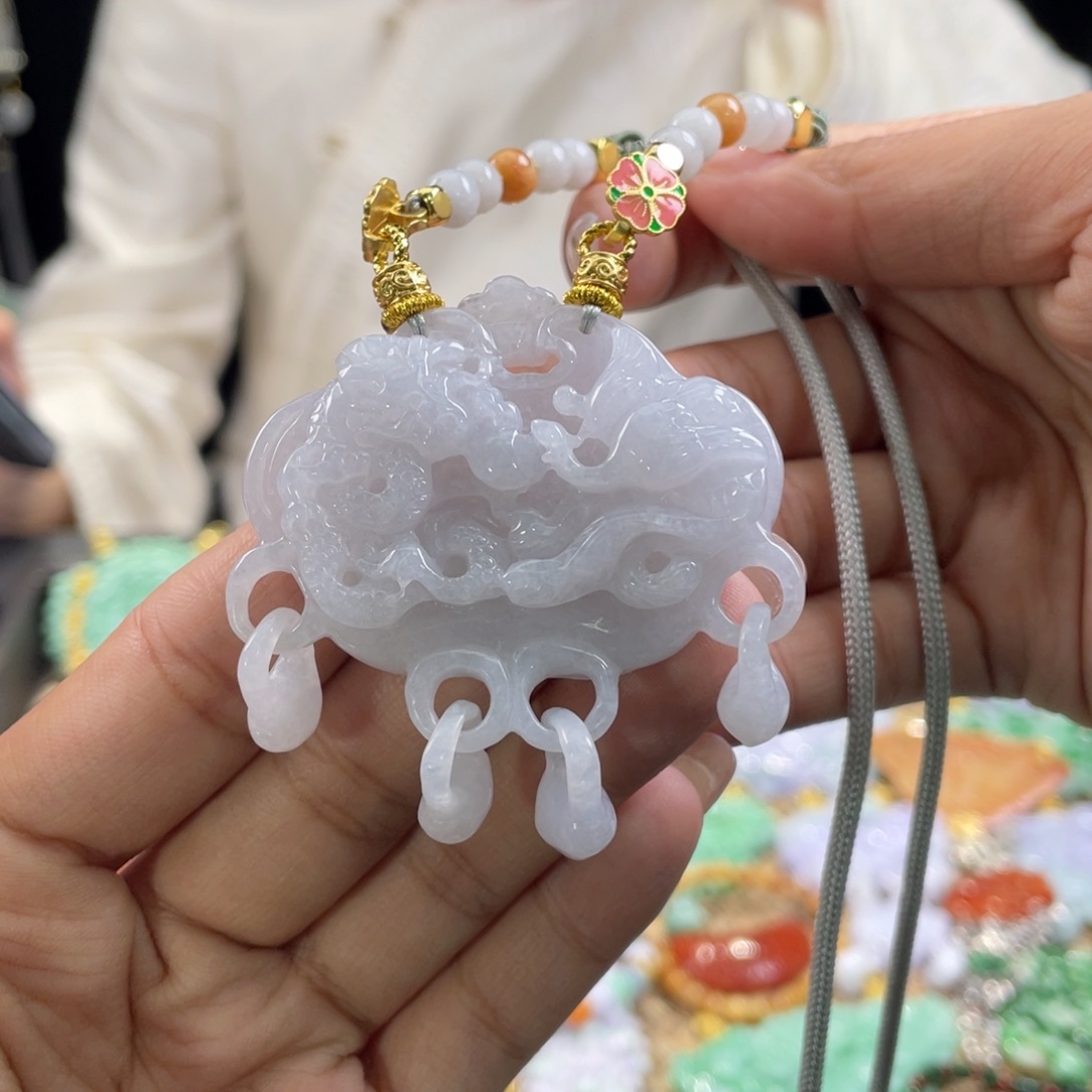 翡翠颈饰未镶嵌代编织