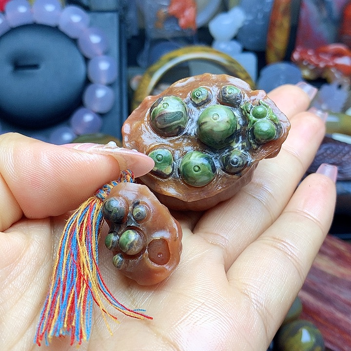 未镶嵌吊坠(不含链)硅化玉玉雕莲蓬
