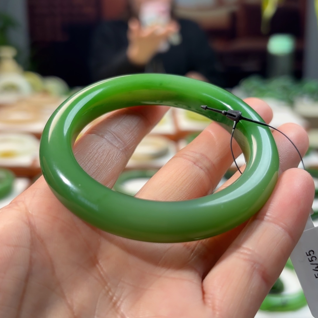 和田玉（碧玉）手镯未镶嵌?****牛