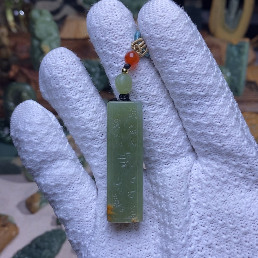 岫岩河磨玉（透闪石质玉）未镶嵌把件