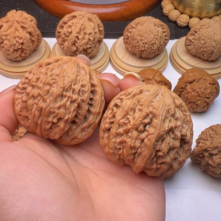 文玩核桃把件虎头王44