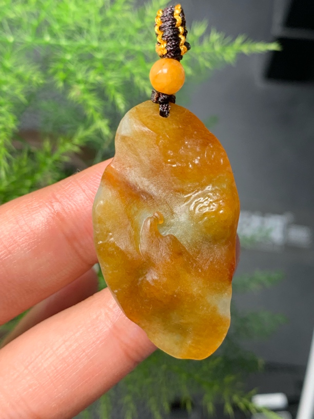天然缅甸货A翡翠特色件红皮蓝肉悟道
