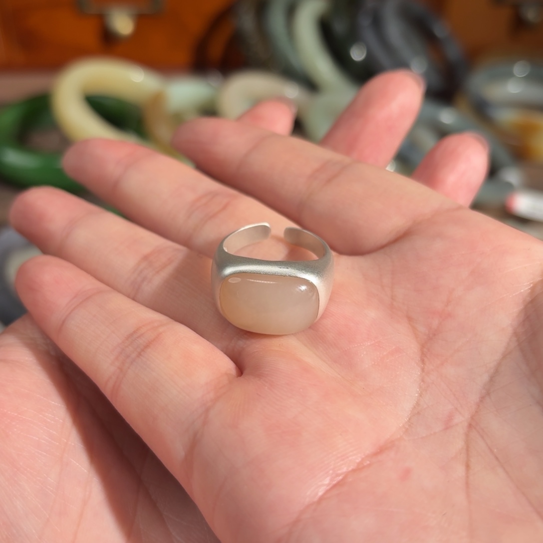 和田玉戒指未镶嵌