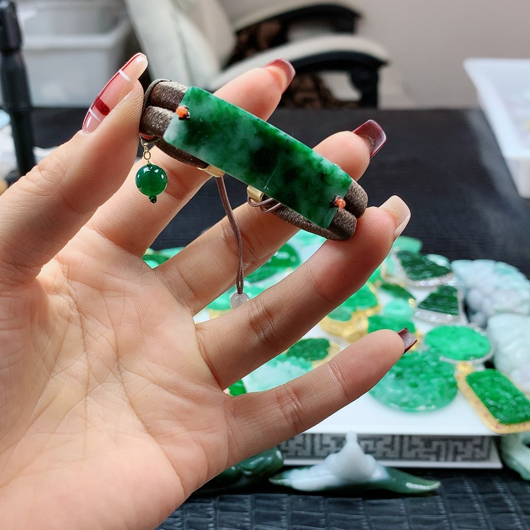【闪购商品】翡翠手链未镶嵌，