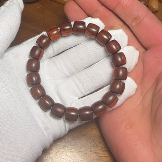 檀香紫檀（小叶紫檀）黎****）全陈化老料把件串