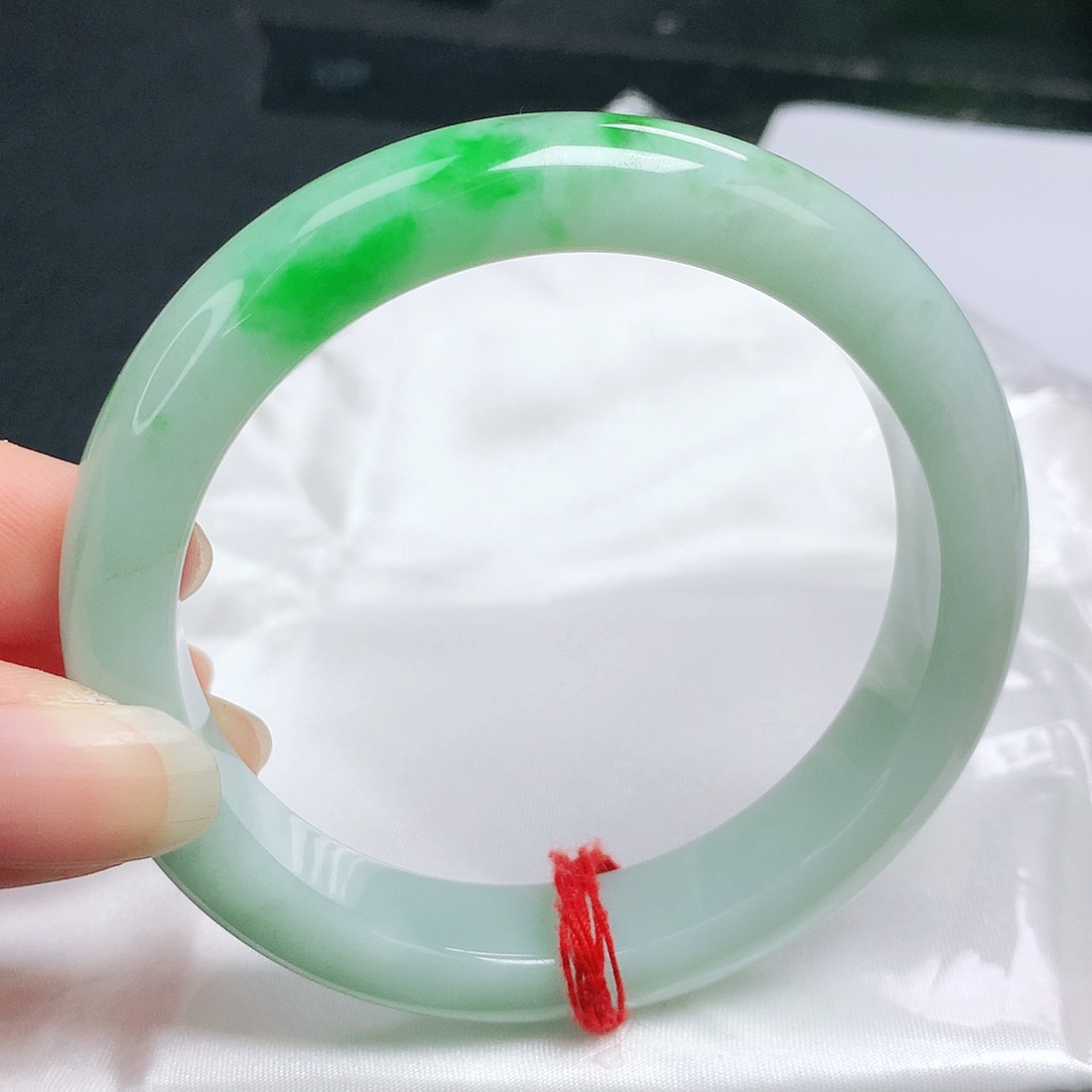 翡翠手镯未镶嵌正