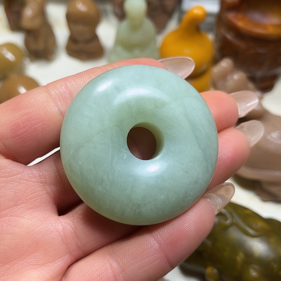 白玉菩提吊坠白玉菩提吊坠