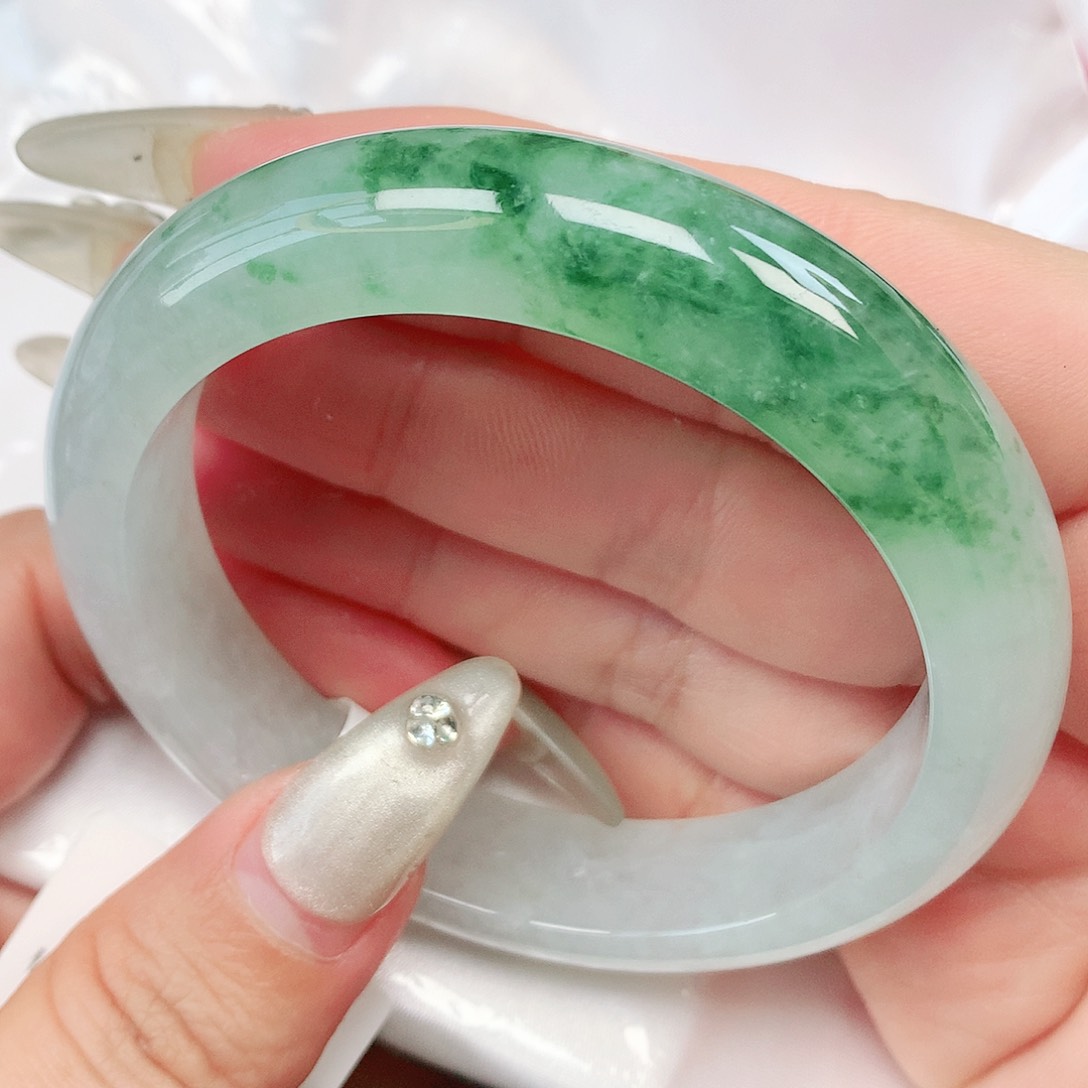 翡翠手镯未镶嵌抖音766