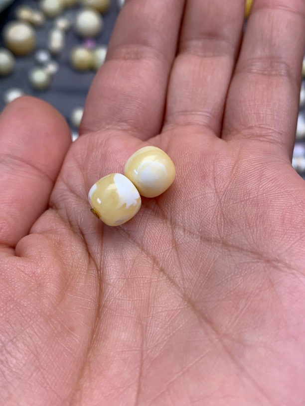 蜜蜡瓷白妖花满蜜蜡老型对珠9.3*8.4mm（误差±0.1m满）