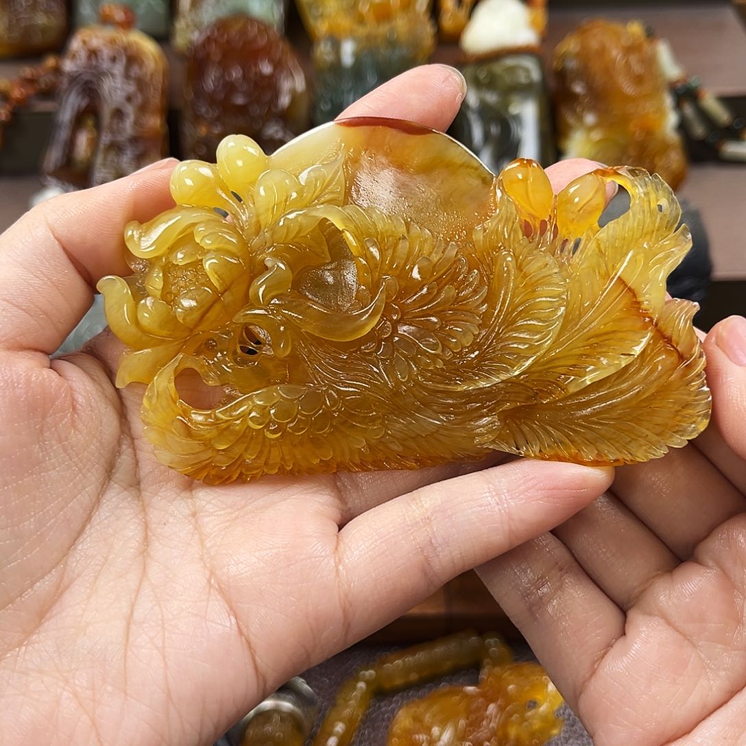 蛇纹石玉颈饰未镶嵌木**作