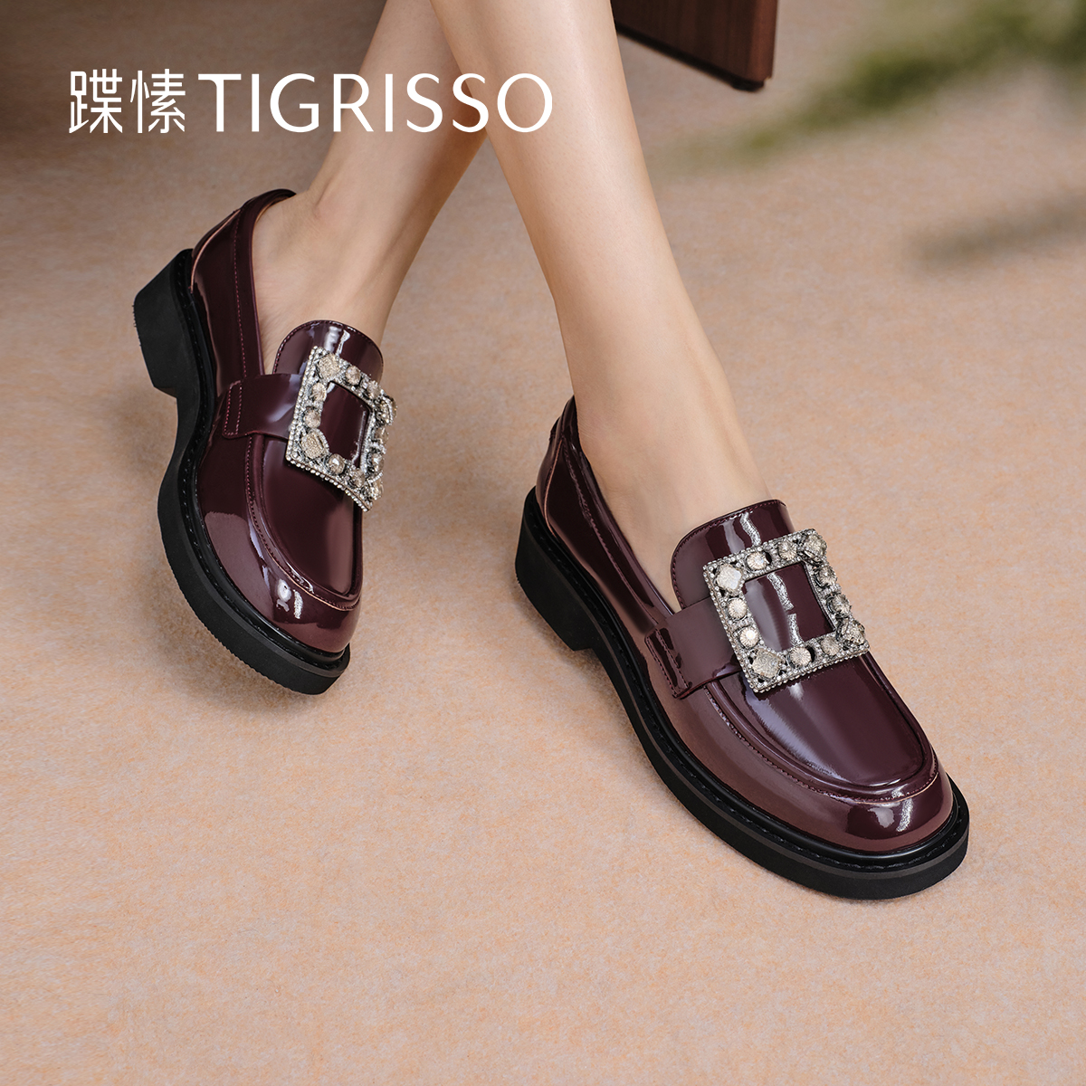 蹀愫春季新款闪耀米绅扣方钻厚底乐福鞋时尚粗跟单鞋TA53532-51