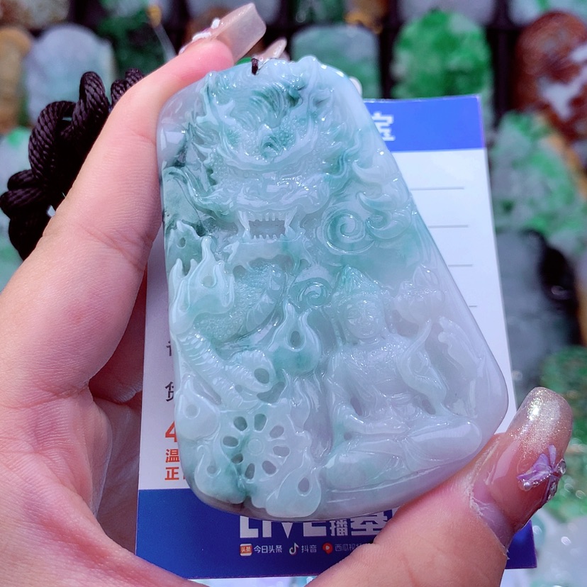 【闪购商品】翡翠颈饰未镶嵌挂件