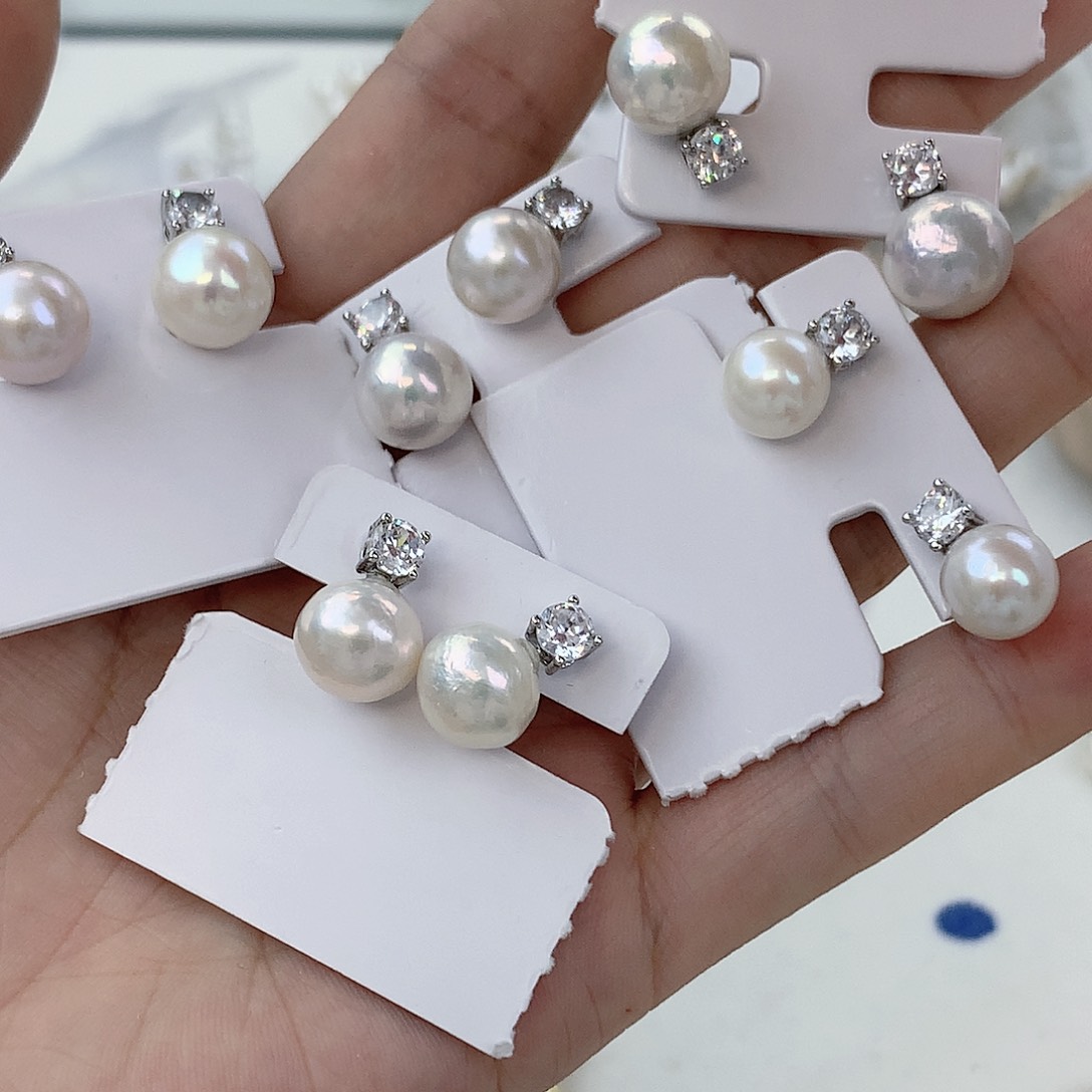 银S925镶嵌耳饰淡水珍珠王妃