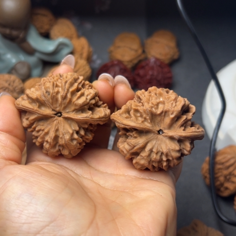 文玩核桃吊坠大官帽