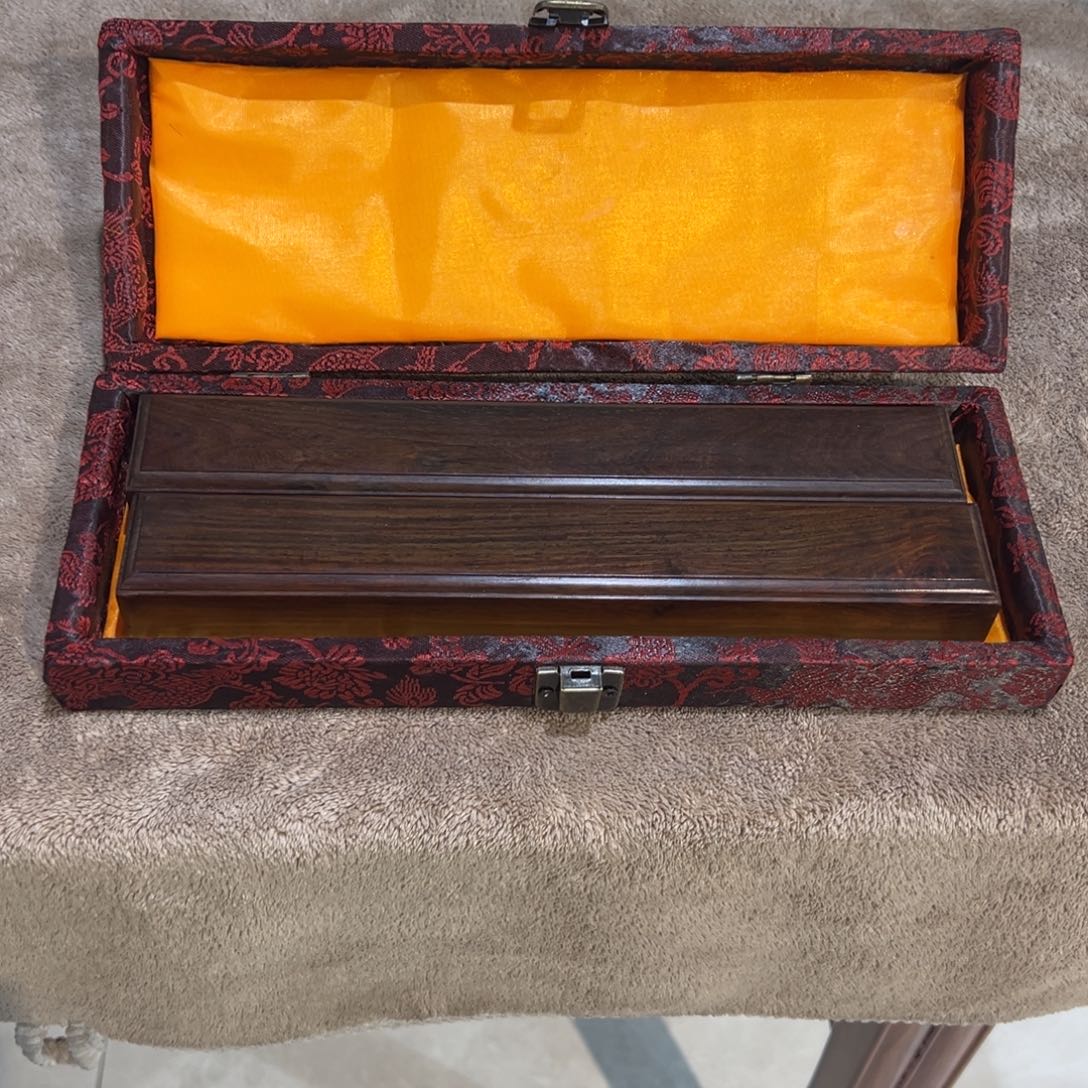 红酸枝木类成套家具