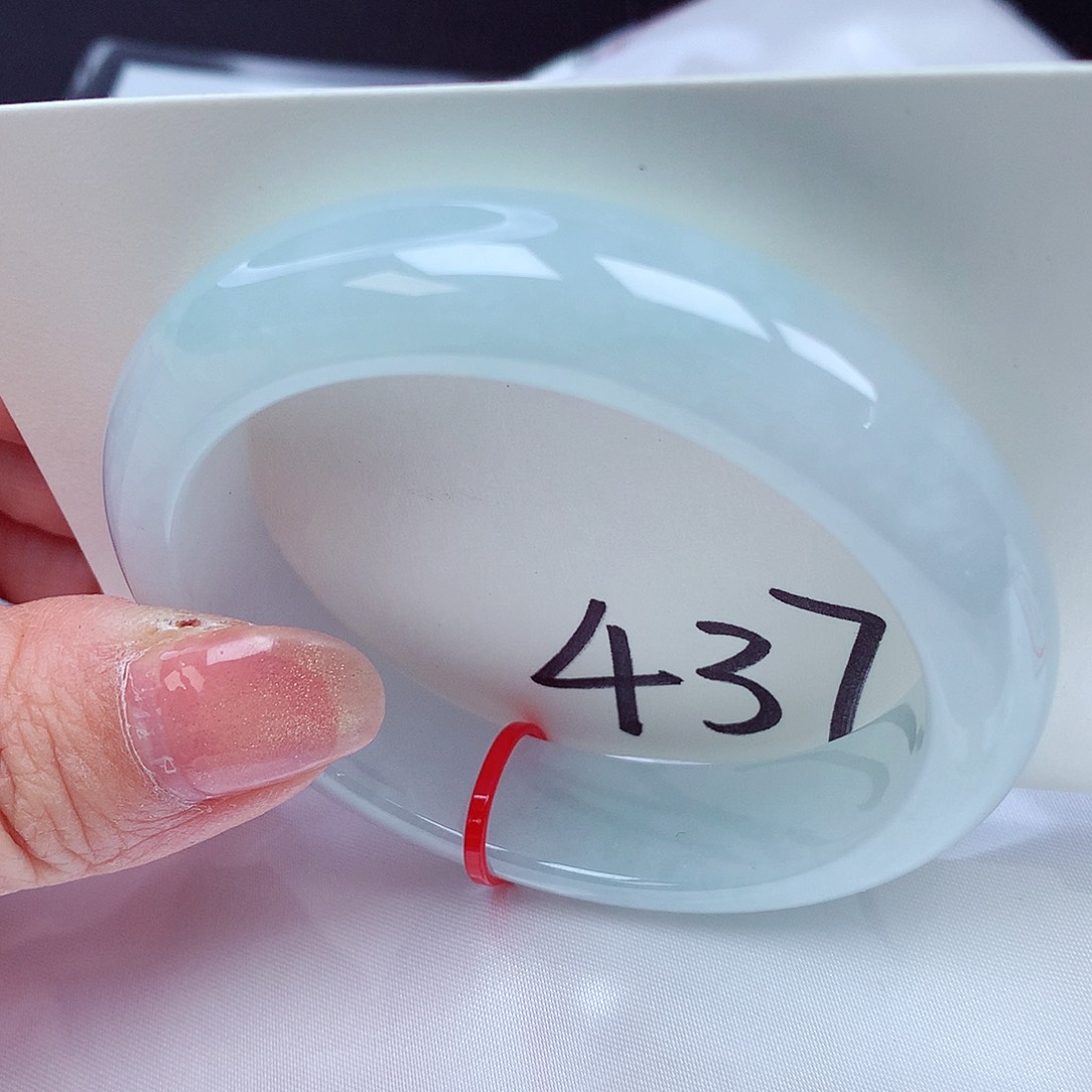 翡翠手镯未镶嵌翡翠