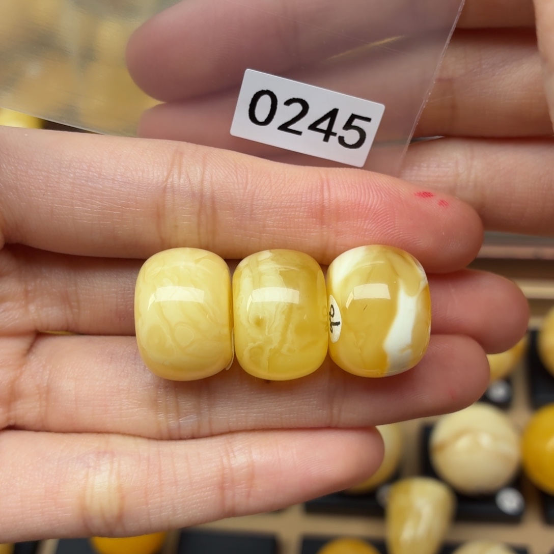 雷***蜜蜡未镶嵌裸石蜜蜡微瑕