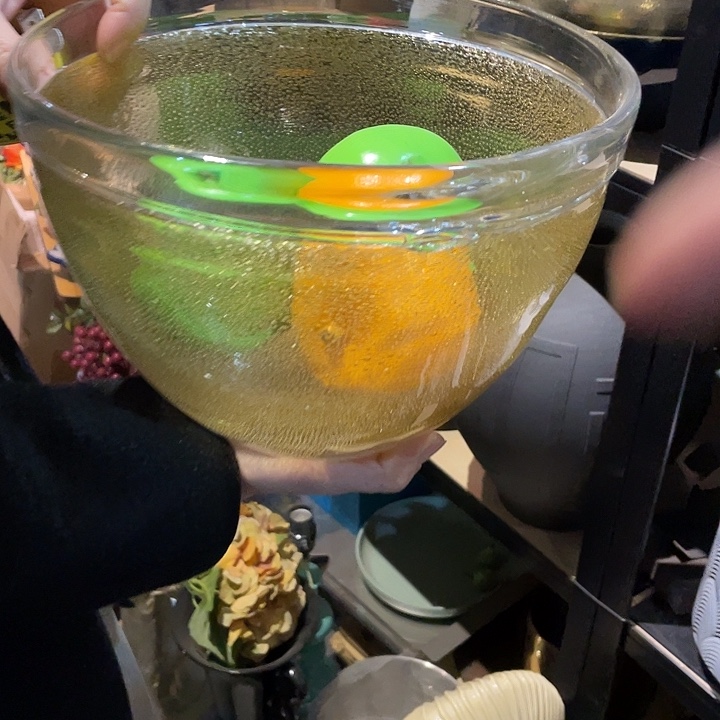 陶瓷花瓶，茶杯茶具。