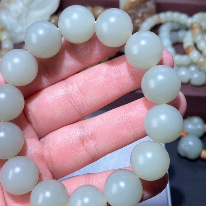 刘***斌和田玉未镶嵌挂件