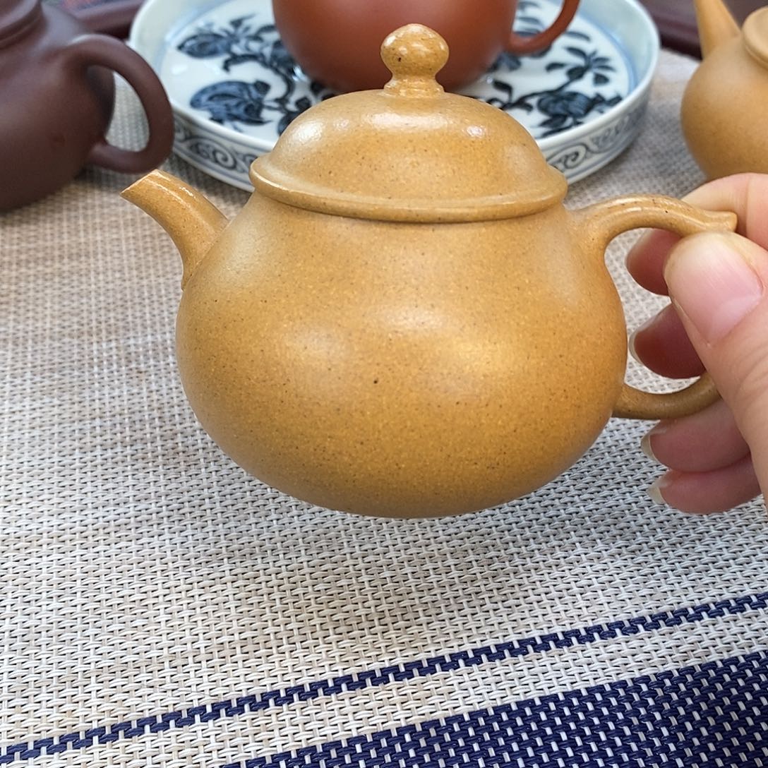 紫砂茶壶黄龙山原矿紫泥制作