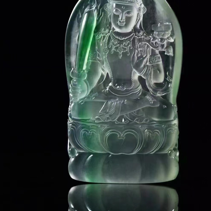 缅甸A货翡翠观音吊坠