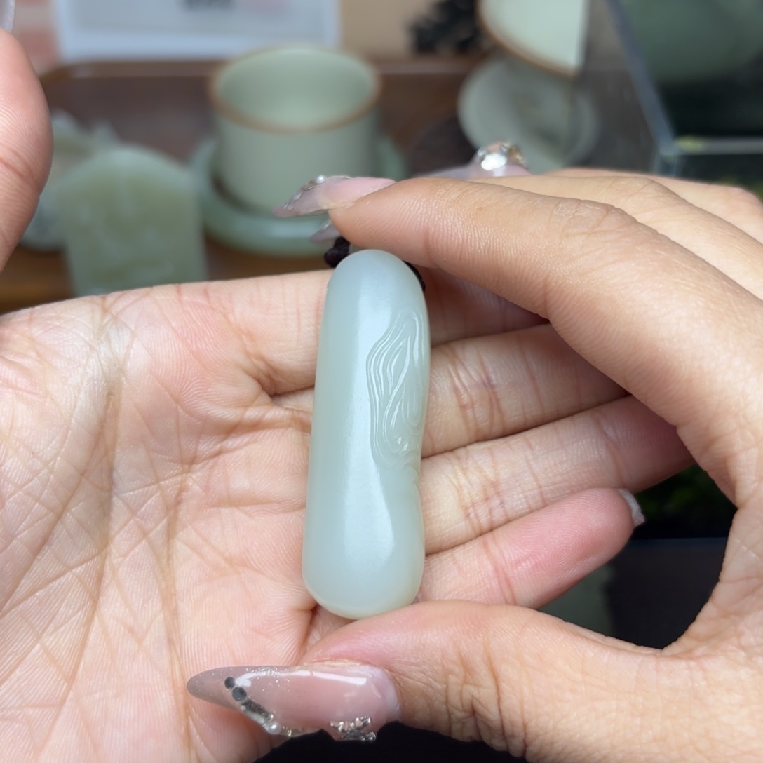 和田玉颈饰未镶嵌