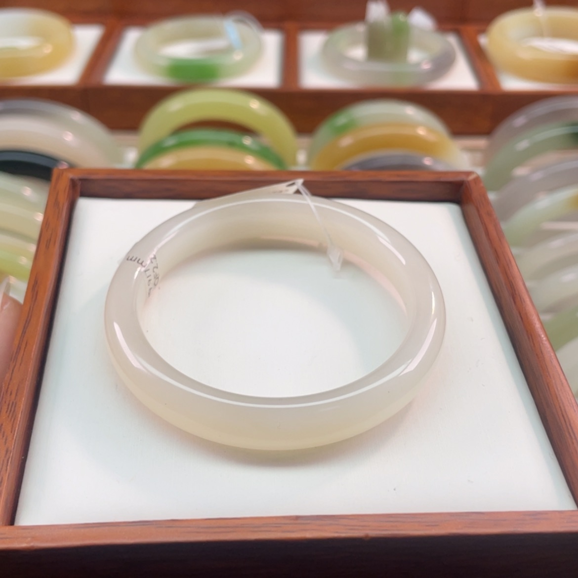 【闪购商品】和田玉手镯未镶嵌