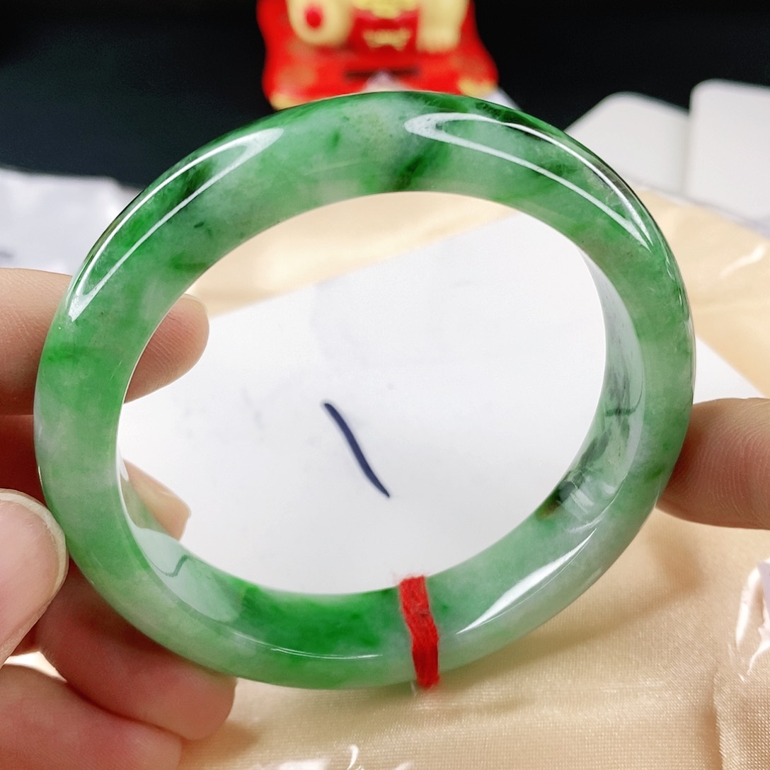 翡翠手镯未镶嵌56.6圈口