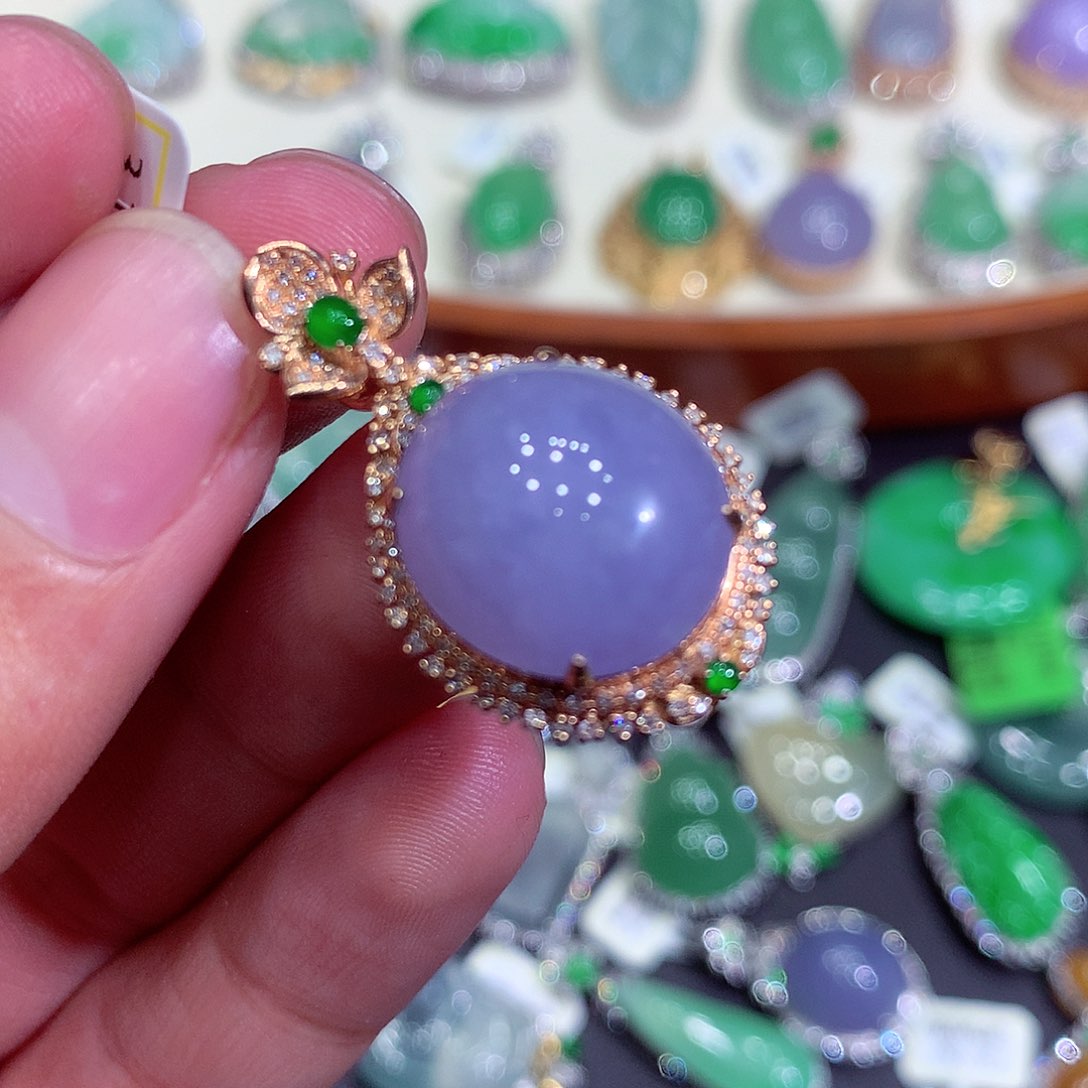 翡翠吊坠(不含链)18K金镶嵌