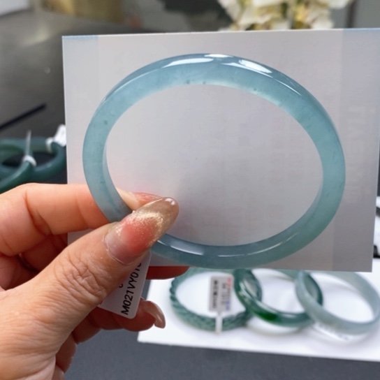 翡翠手镯未镶嵌60.61尺寸