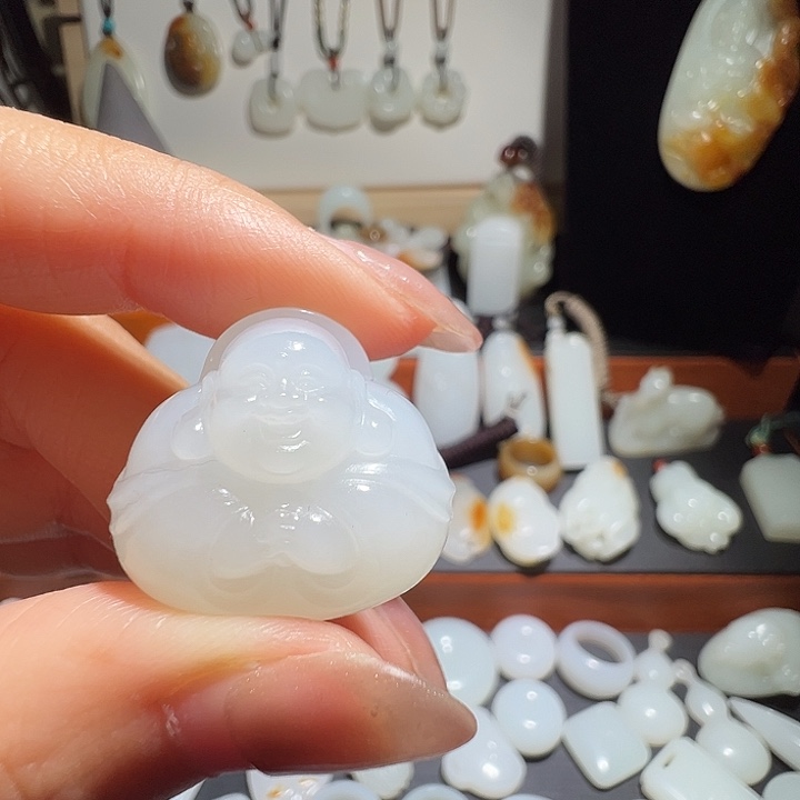 和田玉未镶嵌颈饰