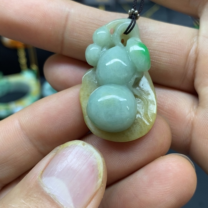 翡翠颈饰未镶嵌吊坠