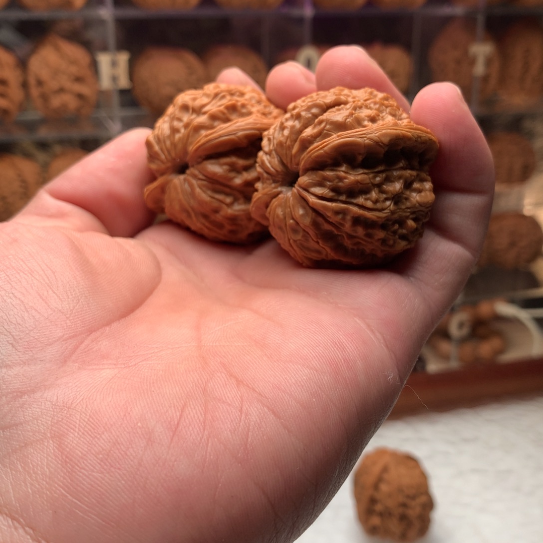 M***人文玩核桃吊坠血麒麟6666888