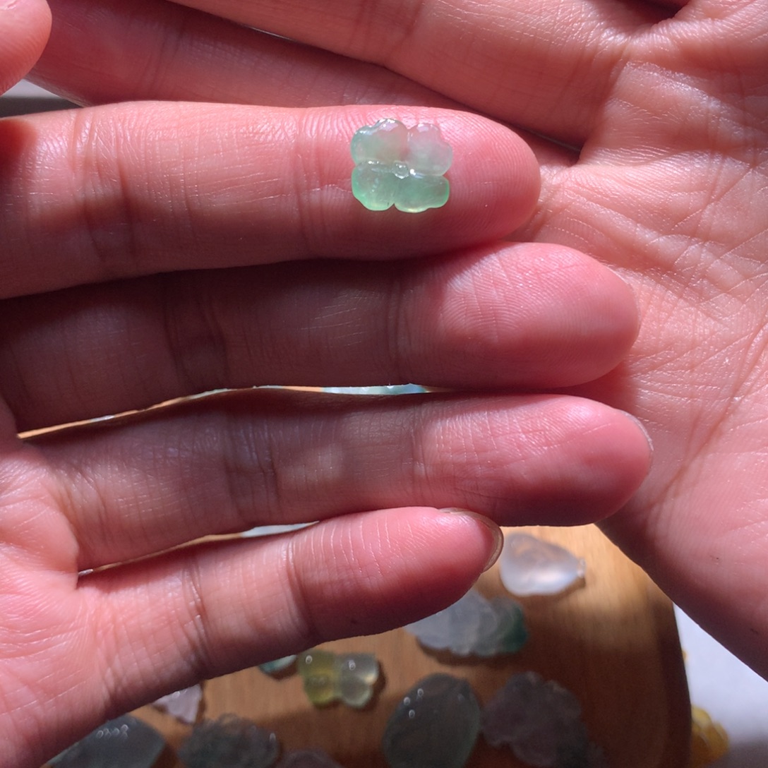 定制翡翠未镶嵌四叶草