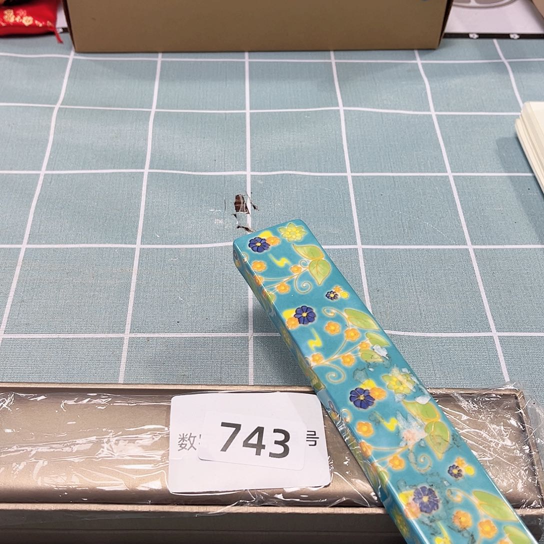 瓷片hhhhhhhhhhhjhhhh