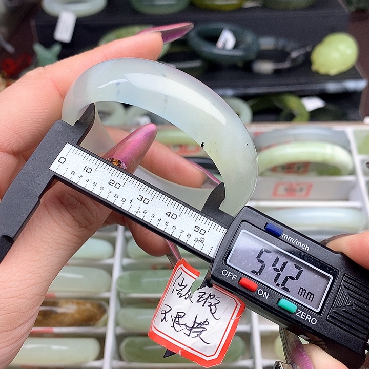 蛇纹石玉手镯未镶嵌508