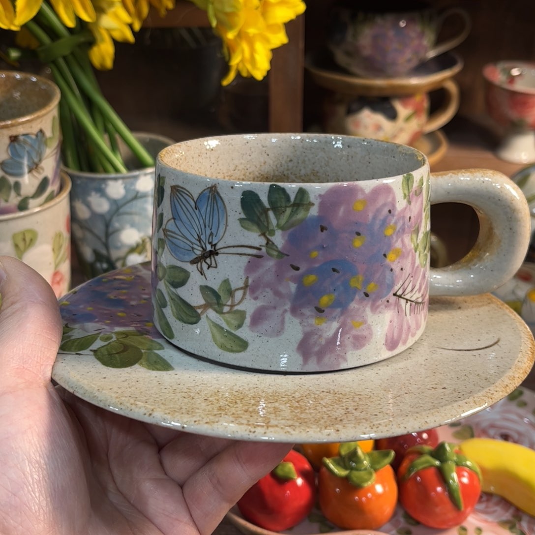 壶红红火火的小女孩生日快乐