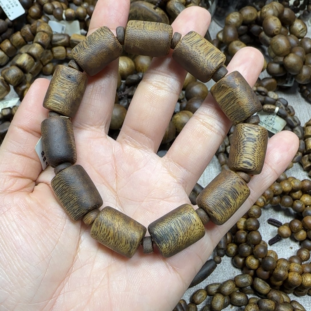 醉***国手串沉香糖结多样性发货一条卡13-17克