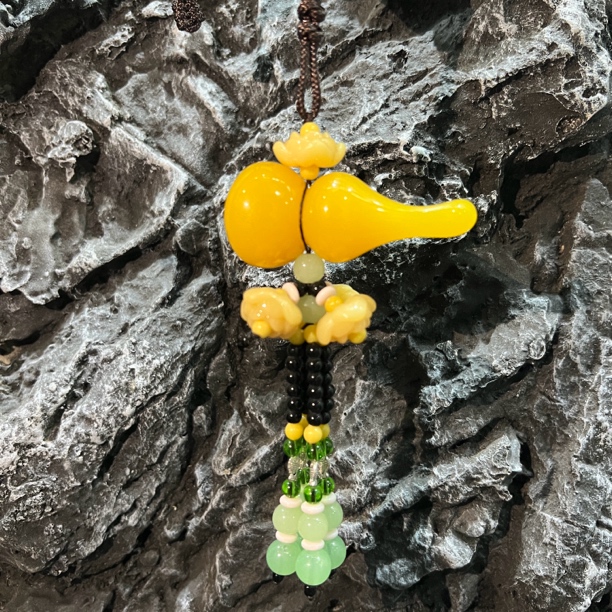 154黄色葫芦挂件