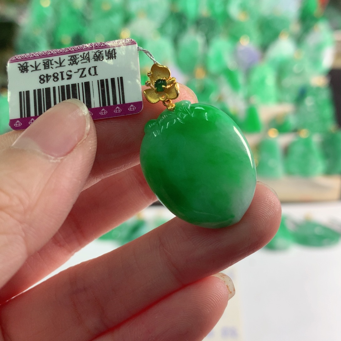 翡翠吊坠(不含链)18K金镶嵌