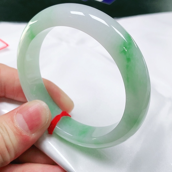 翡翠手镯（圆镯）未镶嵌翡翠手镯未镶嵌