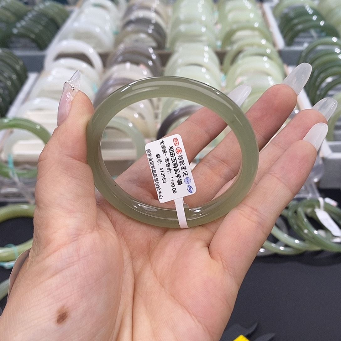 和田玉手镯未镶嵌51