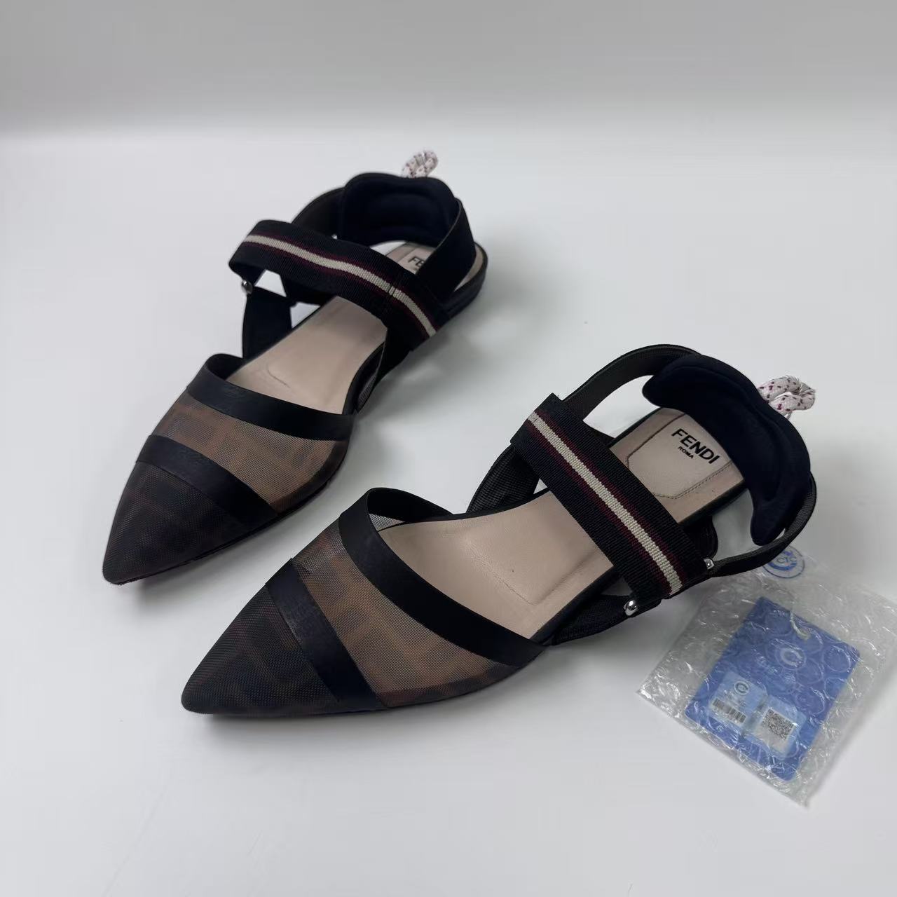 99新 FENDI/芬迪 36.5码/仔仔女鞋/黑色网面一字带平底凉鞋1594 
