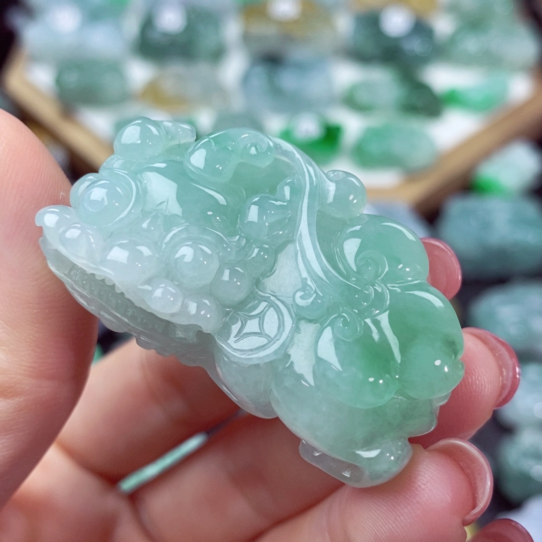 翡翠颈饰未镶嵌天然