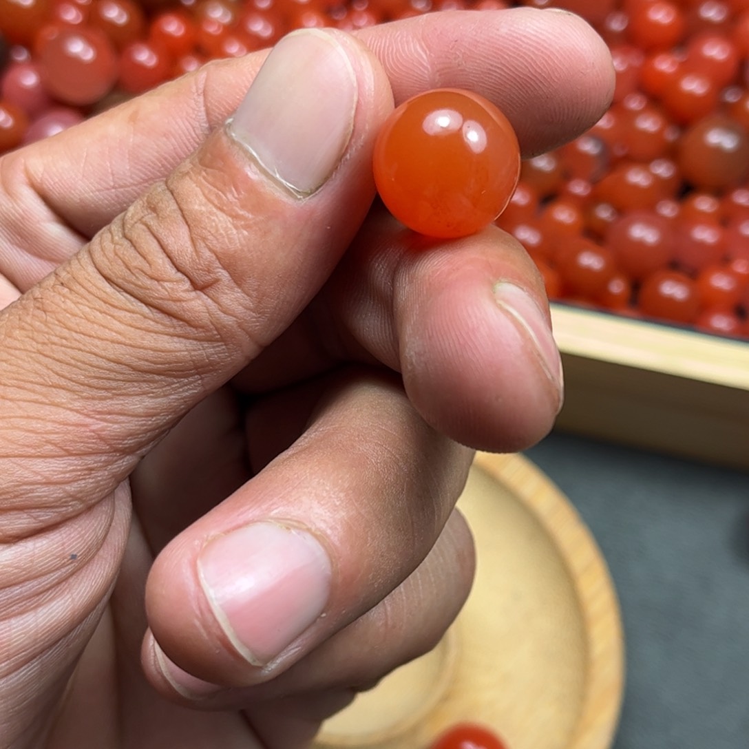 颈饰未镶嵌南红玛瑙
