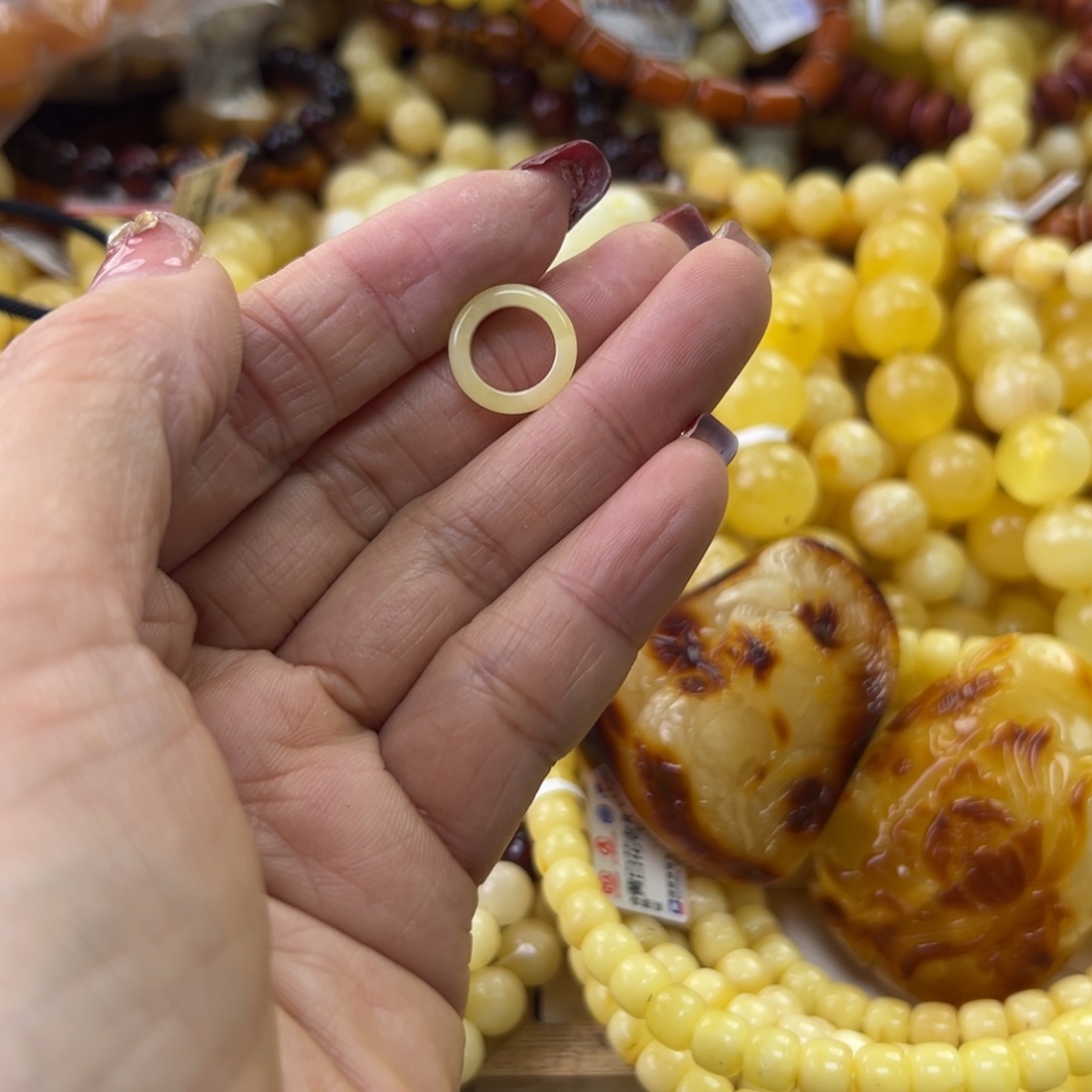 琥珀珠宝奇石未镶嵌