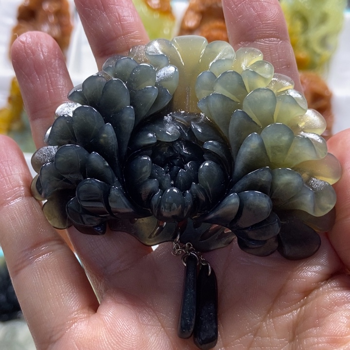 蛇纹石玉颈饰未镶嵌